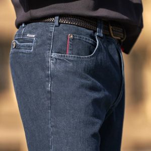 Le Jeans MEYER chez Yves Habilleur Gasoline à Couëron près de Nantes AA Le Jeans MEYER chez Yves Habilleur Gasoline à Couëron près de Nantes AA